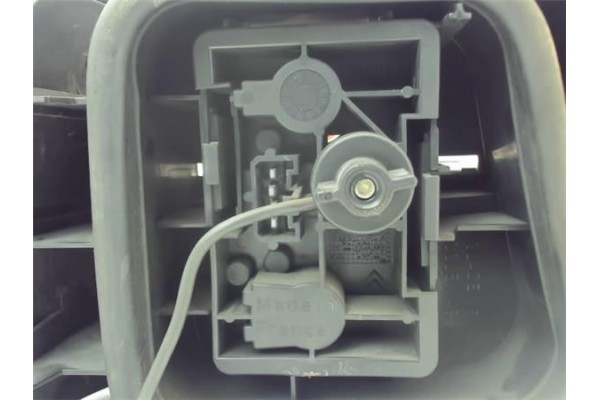 Recambio de piloto trasero derecho para citroen xantia berlina referencia OEM IAM   