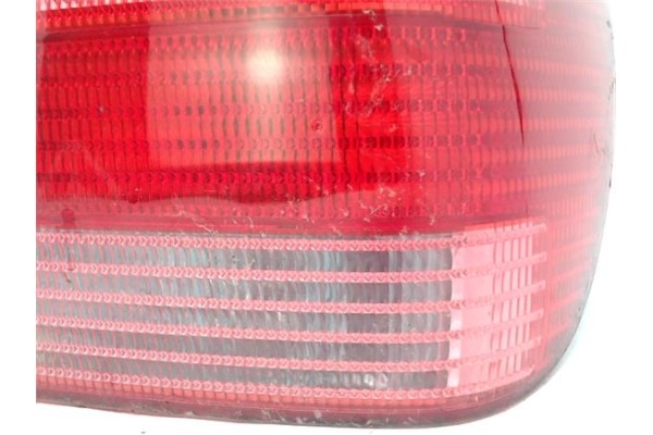 Recambio de piloto trasero derecho para volkswagen polo iii berlina (6n2) referencia OEM IAM 6N0945096H  6N0945095H , AUDI