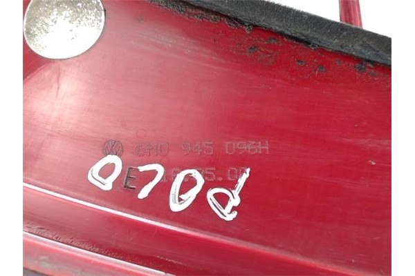 Recambio de piloto trasero derecho para volkswagen polo iii berlina (6n2) referencia OEM IAM 6N0945096H  6N0945095H , AUDI