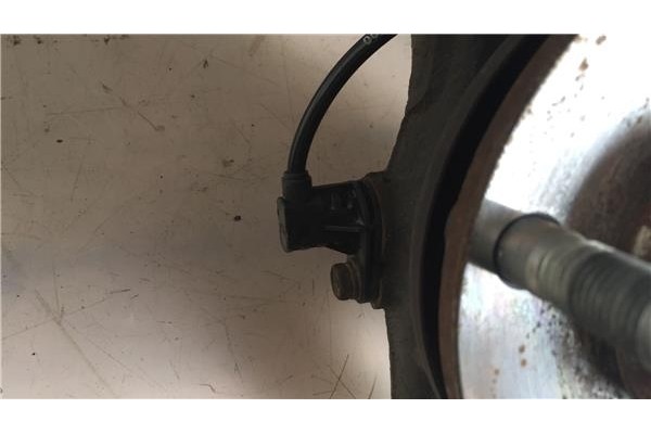 Recambio de mangueta delantero izquierda para kia ceed (ed) 1.6 crdi 115 referencia OEM IAM 517152H100  