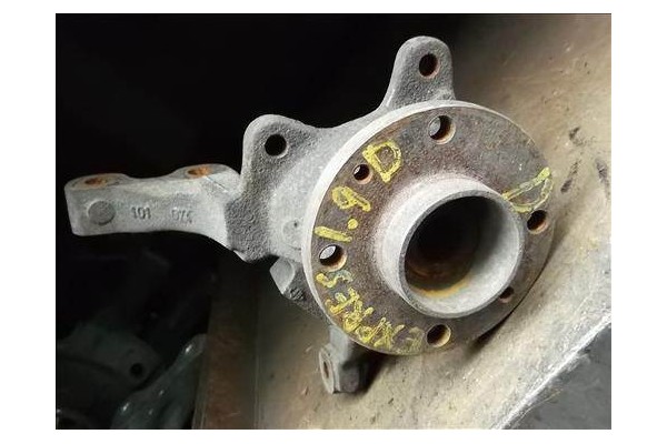 Recambio de mangueta delantero derecha para renault express furgón (f40_, g40_) 1.9 d (64) referencia OEM IAM   