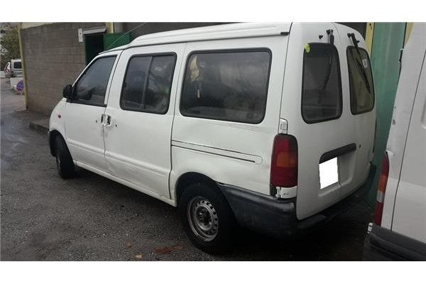 nissan vanette cargo del año 2000