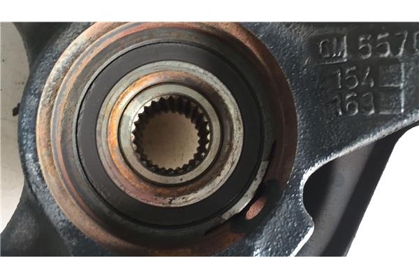 Recambio de mangueta delantero izquierda para opel corsa d 1.3 cdti referencia OEM IAM 55703  