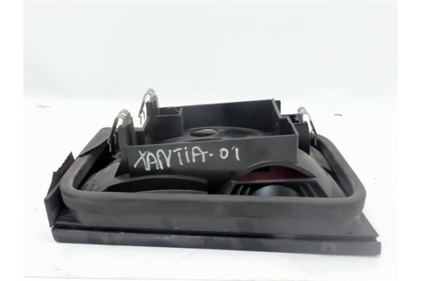 Recambio de piloto trasero derecho para citroen xantia berlina referencia OEM IAM   