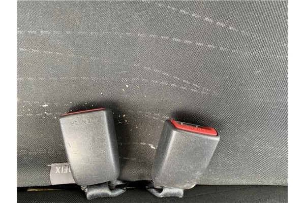 Recambio de anclaje cinturon trasero izquierdo para toyota yaris (ksp9/scp9/nlp9) 1.4 active referencia OEM IAM 733400D010E0  