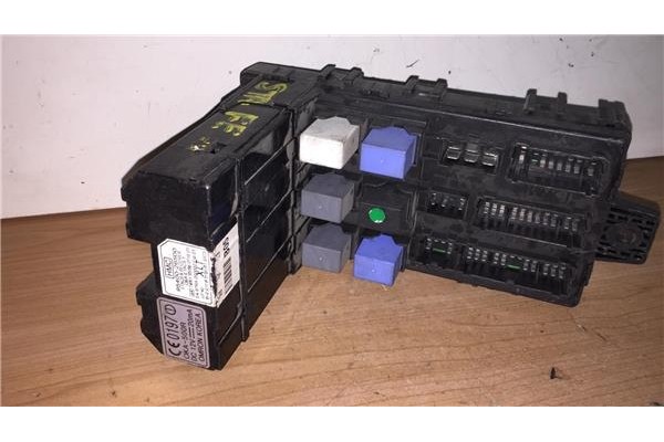 Recambio de caja fusibles/rele para hyundai santa fe (sm) 2.0 gls crdi referencia OEM IAM 9540026500 0197 OKA500R 