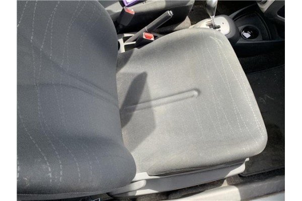 Recambio de asiento delantero derecho para toyota yaris (ksp9/scp9/nlp9) 1.4 active referencia OEM IAM 711000DK40E1  