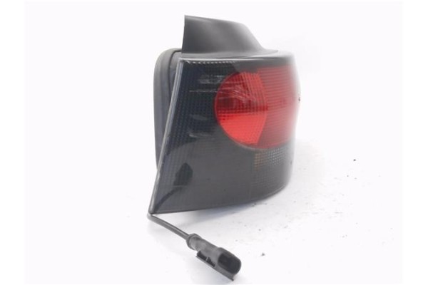 Recambio de piloto trasero izquierdo para renault clio i fase iii 1.2 maxi referencia OEM IAM 7700827553  