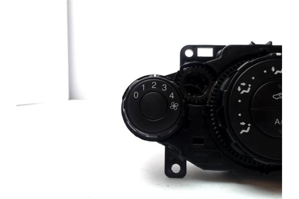 Recambio de mandos climatizador para ford fiesta vi 1.4 tdci referencia OEM IAM 8A6118549  