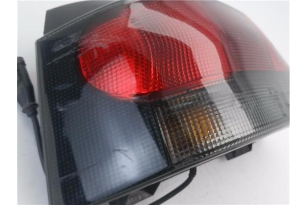 Recambio de piloto trasero izquierdo para renault clio i fase iii 1.2 maxi referencia OEM IAM 7700827553  