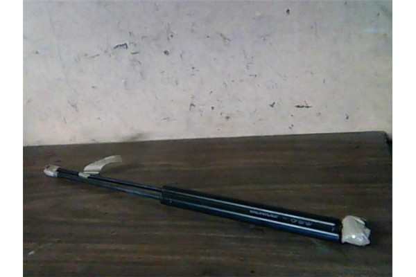 Recambio de amortiguador porton para seat marbella 0.9 ce referencia OEM IAM    Recambio de amortiguador porton para seat marbella 0.9 ce referencia OEM IAM