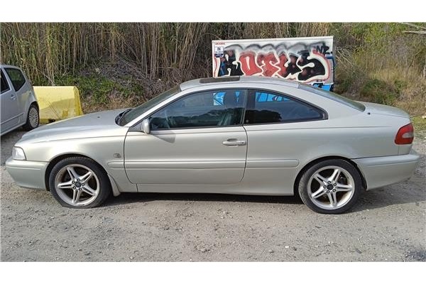 volvo c70 coupe del año 1999