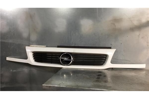 Recambio de rejilla capo para opel astra f berlina 1.6 i 16v referencia OEM IAM 90452416  