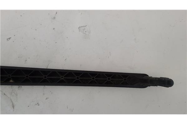 Recambio de brazo limpiaparabrisas trasero para toyota yaris (ksp9/scp9/nlp9) 1.4 active referencia OEM IAM 852410D020  