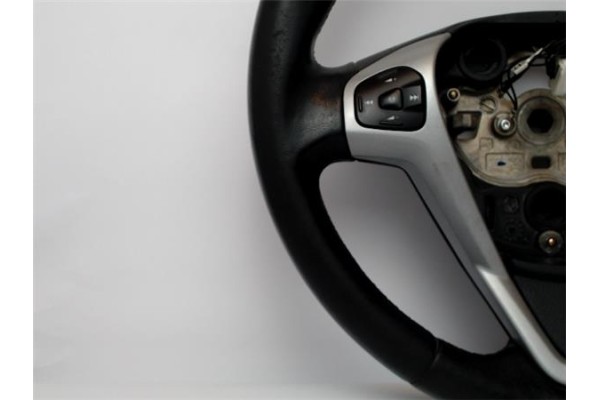 Recambio de volante para ford fiesta vi 1.4 tdci referencia OEM IAM 8A613600 62146117C 