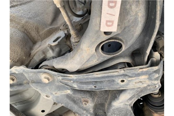Recambio de brazo suspension delantero derecho para toyota yaris (ksp9/scp9/nlp9) 1.4 active referencia OEM IAM 4806809040  