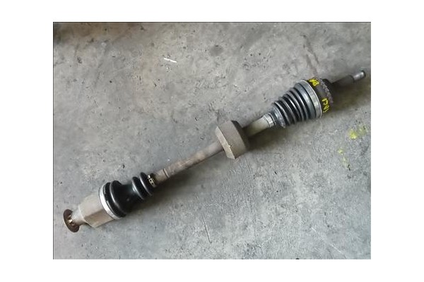Recambio de palier delantero derecho para renault clio iii 1.5 dci referencia OEM IAM   