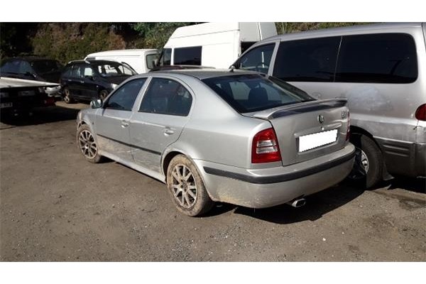 skoda octavia berlina (1u2)(1997) del año 