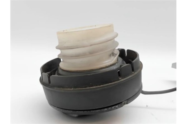 Recambio de tapa exterior combustible para peugeot 107 1.4 hdi referencia OEM IAM 1517C9  