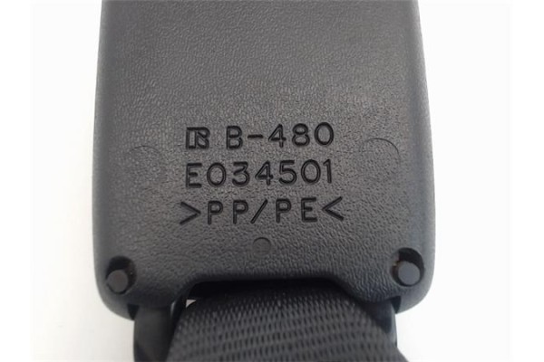 Recambio de anclaje cinturon trasero derecho para suzuki swift iii (sg) 1.3 referencia OEM IAM E034501  