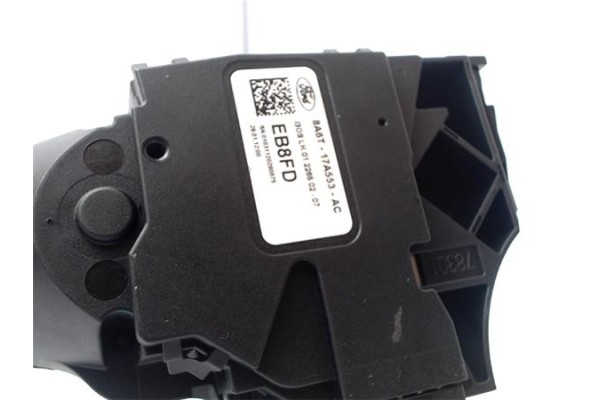Recambio de mando limpiaparabrisas para ford fiesta vi 1.4 tdci referencia OEM IAM 8A6T17A553 EB8FD 