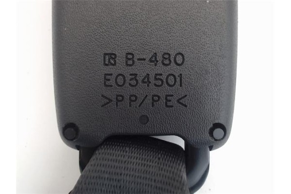 Recambio de anclaje cinturon trasero izquierdo para suzuki swift iii (sg) 1.3 referencia OEM IAM E034501  