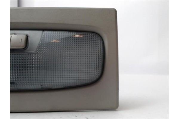 Recambio de luz interior techo para ford fiesta vi 1.4 tdci referencia OEM IAM 8A6113733  