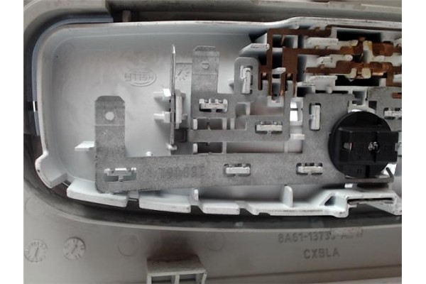 Recambio de luz interior techo para ford fiesta vi 1.4 tdci referencia OEM IAM 8A6113733  