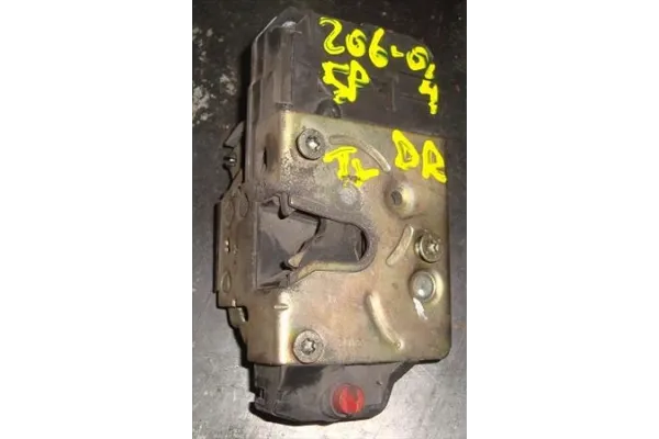 Recambio de cierre electromagnetico trasero derecho para peugeot 206 1.4 hdi eco 70 referencia OEM IAM 913887  