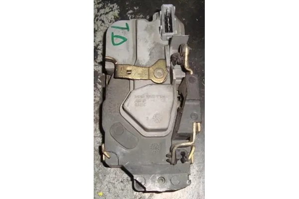 Recambio de cierre electromagnetico trasero derecho para peugeot 206 1.4 hdi eco 70 referencia OEM IAM 913887  