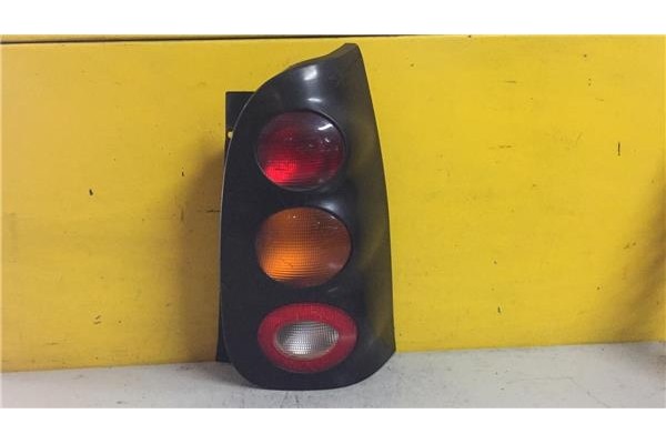 Recambio de piloto trasero derecho para smart for two 0.7 referencia OEM IAM 253032R  