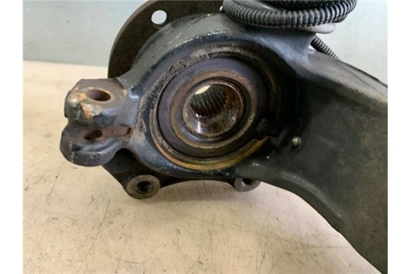 Recambio de mangueta delantero izquierda para peugeot 207 1.6 hdi referencia OEM IAM 364690  