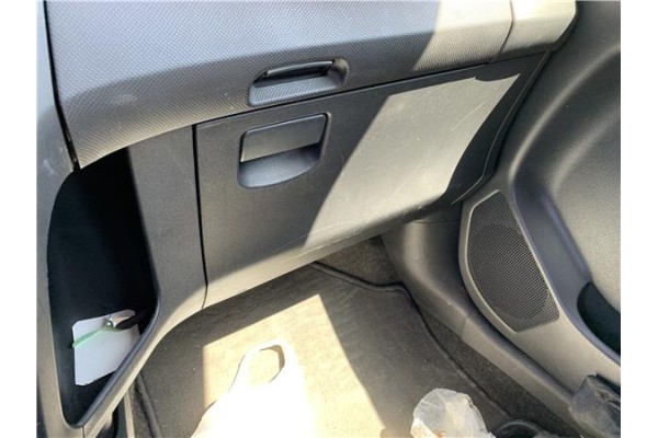 Recambio de guantera salpicadero para toyota yaris (ksp9/scp9/nlp9) 1.4 active referencia OEM IAM 5555052140B0  