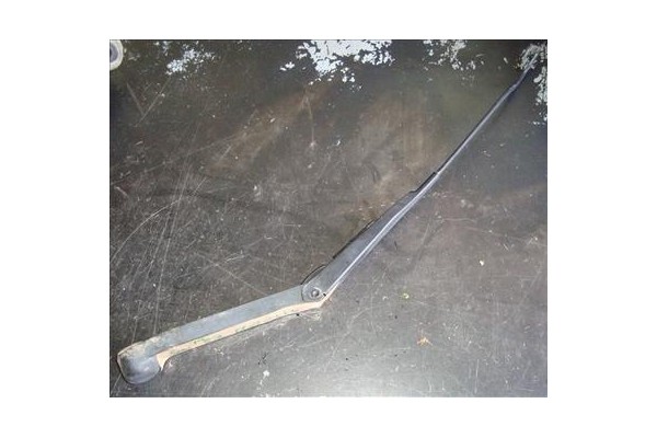 Recambio de brazo limpiaparabrisas delantero para nissan micra ii (k11)(1992) 1.3 i 16v referencia OEM IAM   