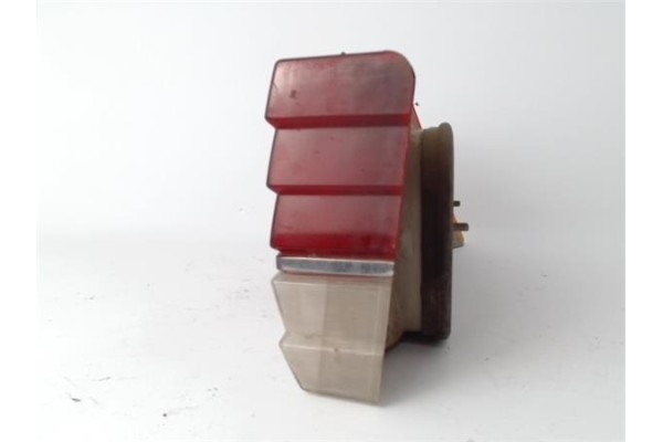 Recambio de piloto trasero izquierdo para renault r 25 (b29) referencia OEM IAM 7701029936  