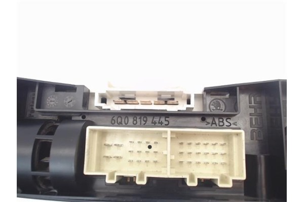 Recambio de mandos calefaccion / a.a. para volkswagen polo iv (9n1) 1.4 16v referencia OEM IAM 828045  
