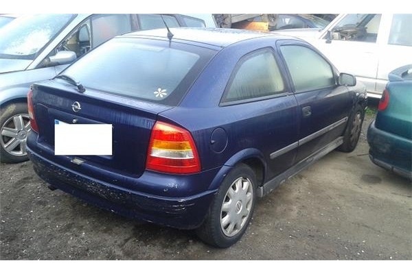 opel astra g berlina del año 2000