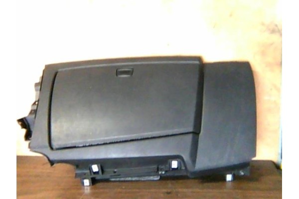 Recambio de guantera salpicadero para bmw serie 1 berlina (e81/e87) 2.0 120d referencia OEM IAM 00883380000 0000195655 