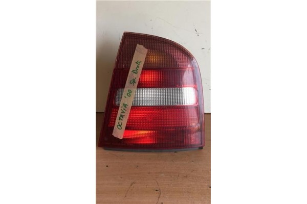 Recambio de piloto trasero izquierdo para skoda octavia berlina (1u2)(1999) 1.6 glx (74kw) [1,6 ltr. - 74 kw] referencia OEM IAM