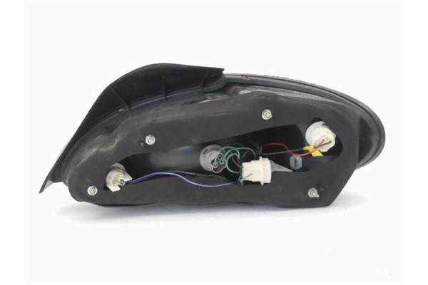 Recambio de piloto trasero izquierdo para hyundai lantra berlina (rd) 1.6 gl referencia OEM IAM 9240129520  