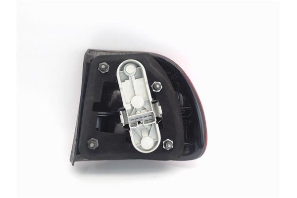 Recambio de piloto trasero izquierdo para volvo v40 familiar referencia OEM IAM   