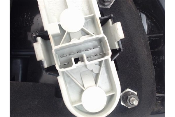 Recambio de piloto trasero izquierdo para volvo v40 familiar referencia OEM IAM   