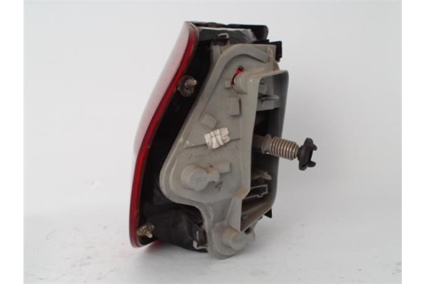 Recambio de piloto trasero derecho para volkswagen fox (5z1, 5z3) 1.4 tdi referencia OEM IAM 520945096  