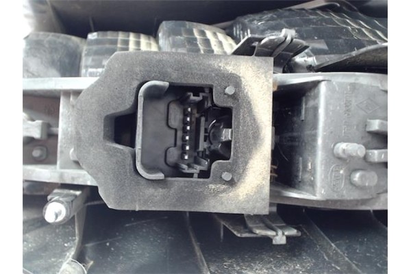 Recambio de piloto trasero izquierdo para renault scenic ii (jm) referencia OEM IAM 8200127704 2SK008659-01 8200127703 , RENAULT