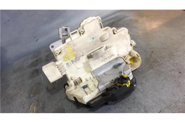 Recambio de cierre electromagnetico delantero izquierdo para audi a4 avant (8e) 2.0 tdi 16v referencia OEM IAM 8E1837016AA  