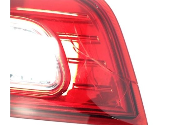 Recambio de piloto porton trasero izquierdo para renault koleos i referencia OEM IAM   