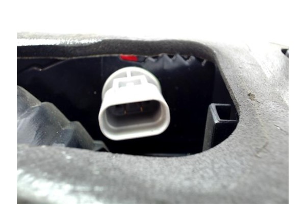 Recambio de piloto porton trasero izquierdo para renault koleos i referencia OEM IAM   