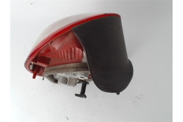 Recambio de piloto trasero derecho para renault modus i referencia OEM IAM 8200655990  