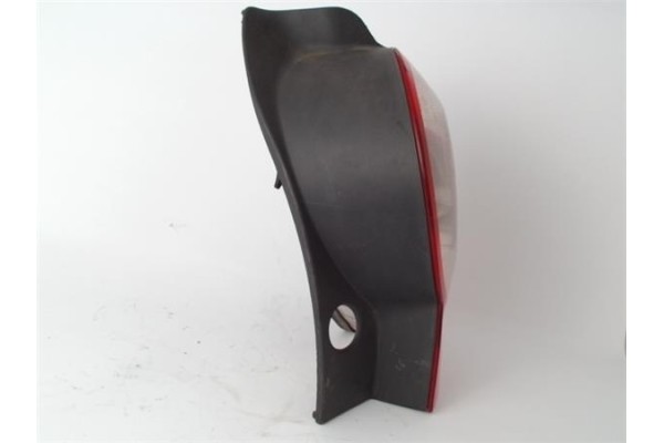 Recambio de piloto trasero derecho para renault modus i referencia OEM IAM 8200655990  