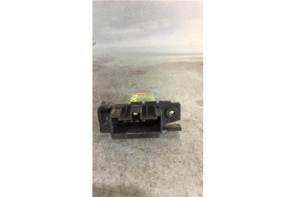 Recambio de regulador ventilador climatizacion para opel corsa d 1.3 cdti referencia OEM IAM A51003600  